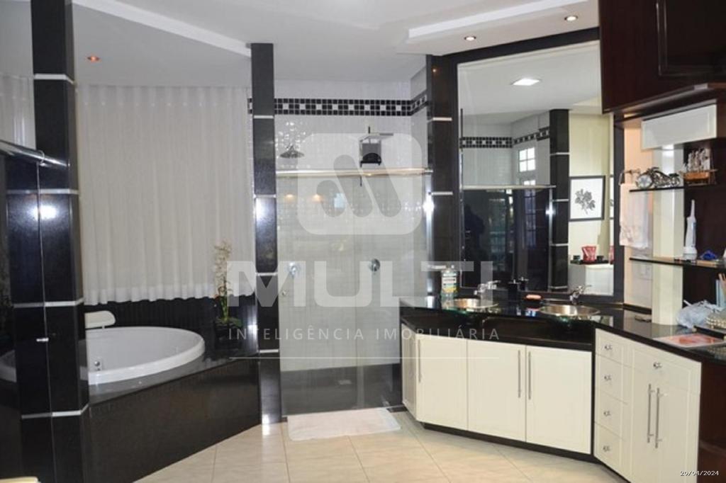 Casa de Condomínio à venda com 5 quartos, 600m² - Foto 11
