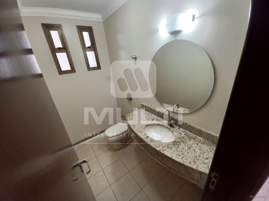 Casa à venda com 3 quartos, 262m² - Foto 4