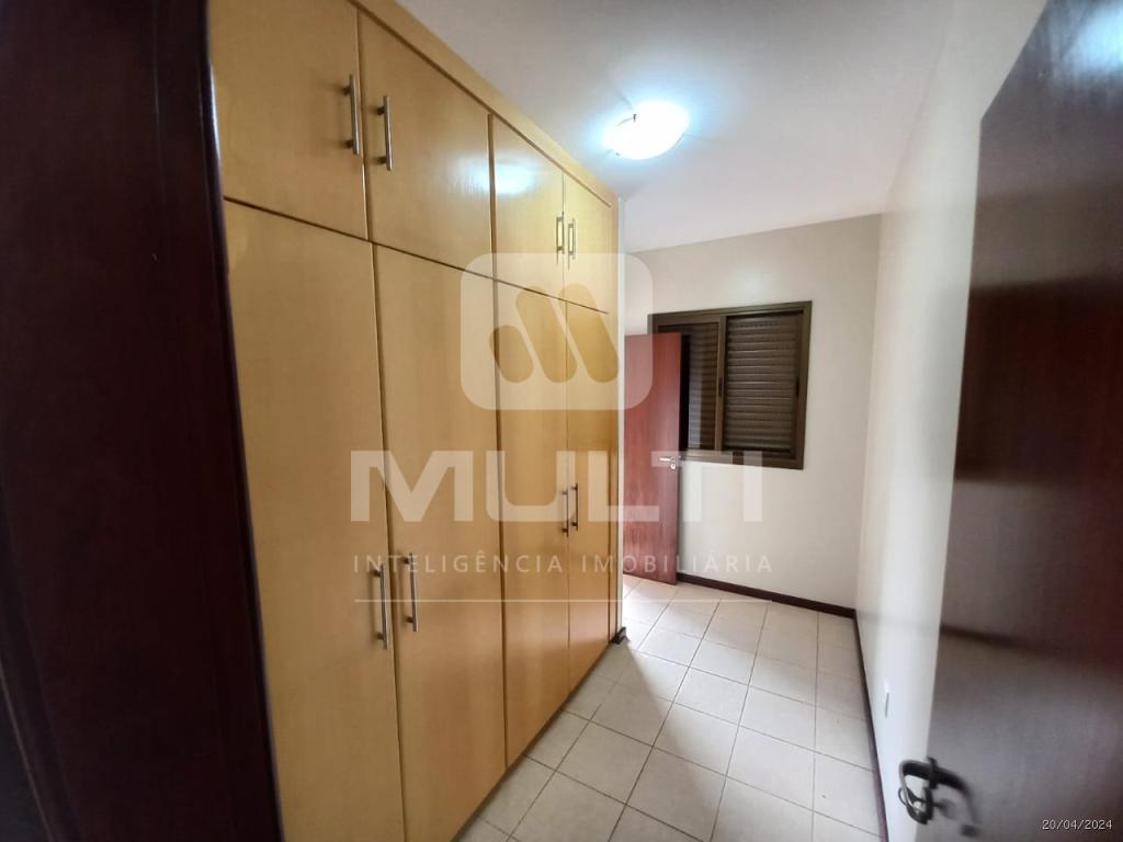 Casa à venda com 3 quartos, 262m² - Foto 8