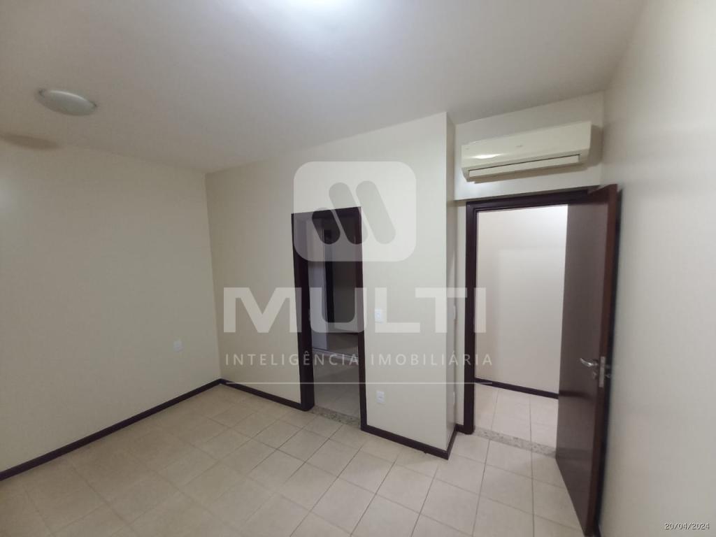 Casa à venda com 3 quartos, 262m² - Foto 15