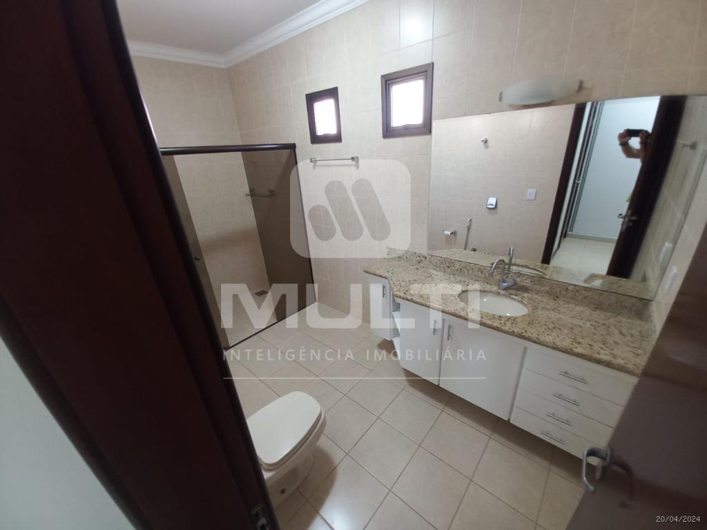 Casa à venda com 3 quartos, 262m² - Foto 18