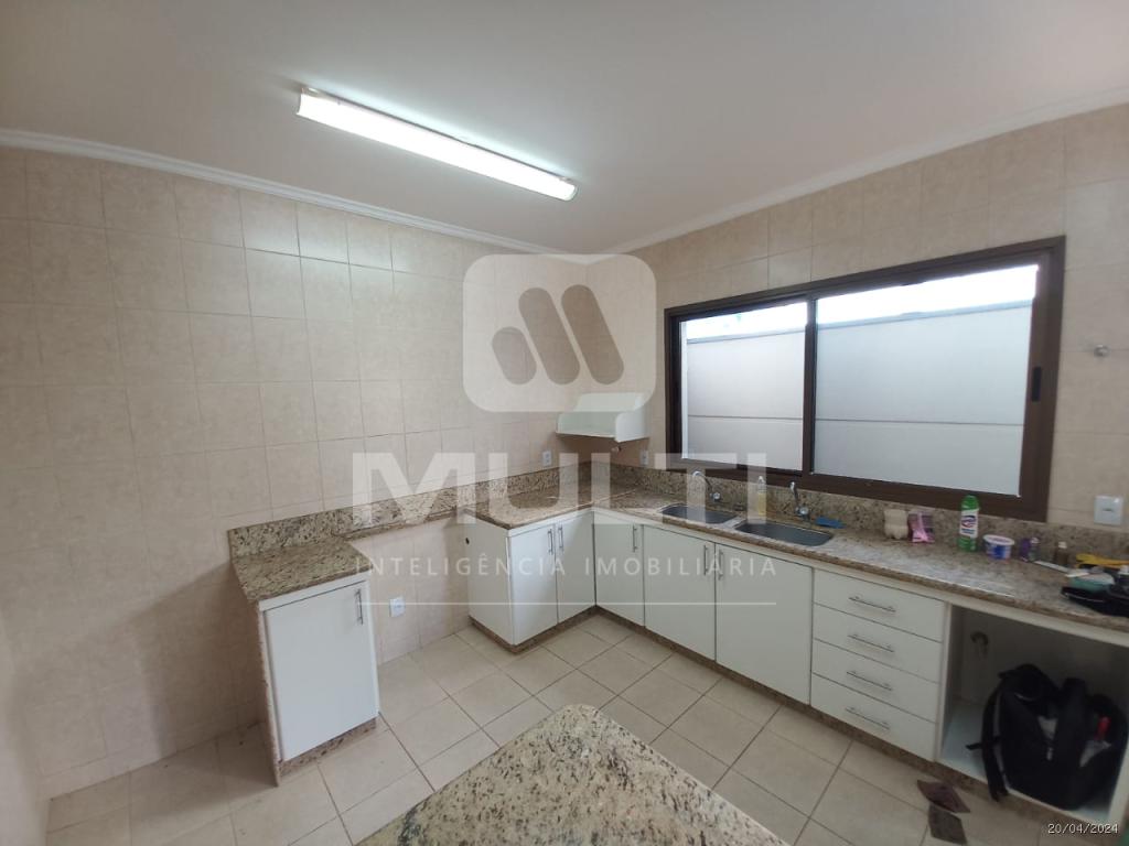 Casa à venda com 3 quartos, 262m² - Foto 19
