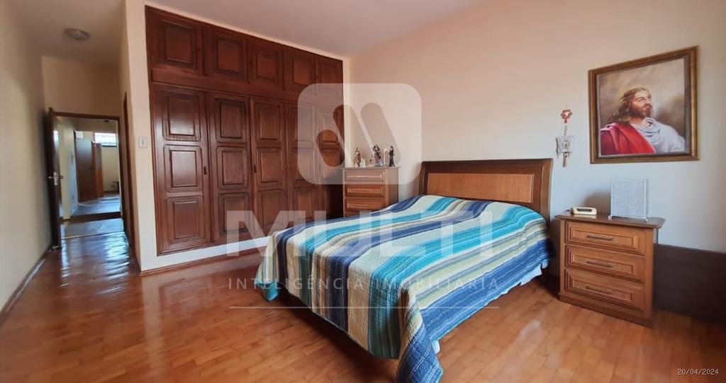 Casa à venda com 4 quartos, 350m² - Foto 8