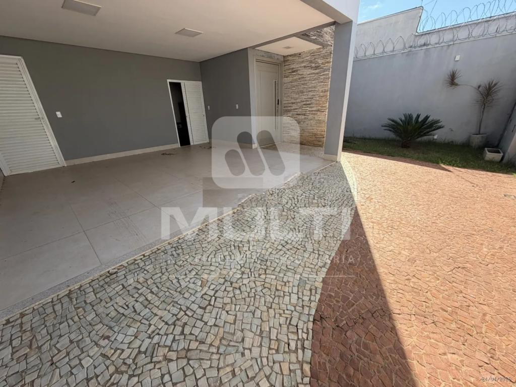 Casa, 3 quartos, 204 m² - Foto 1