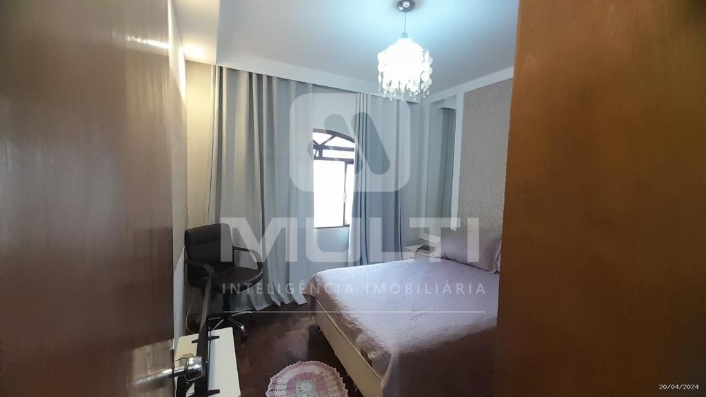 Casa, 3 quartos, 228 m² - Foto 1