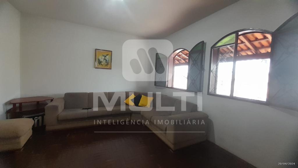 Casa, 3 quartos, 228 m² - Foto 2