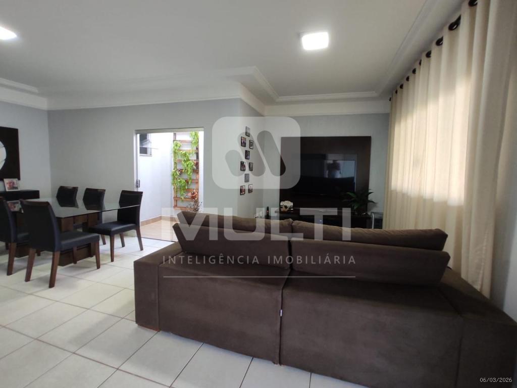 Casa, 3 quartos, 124 m² - Foto 1
