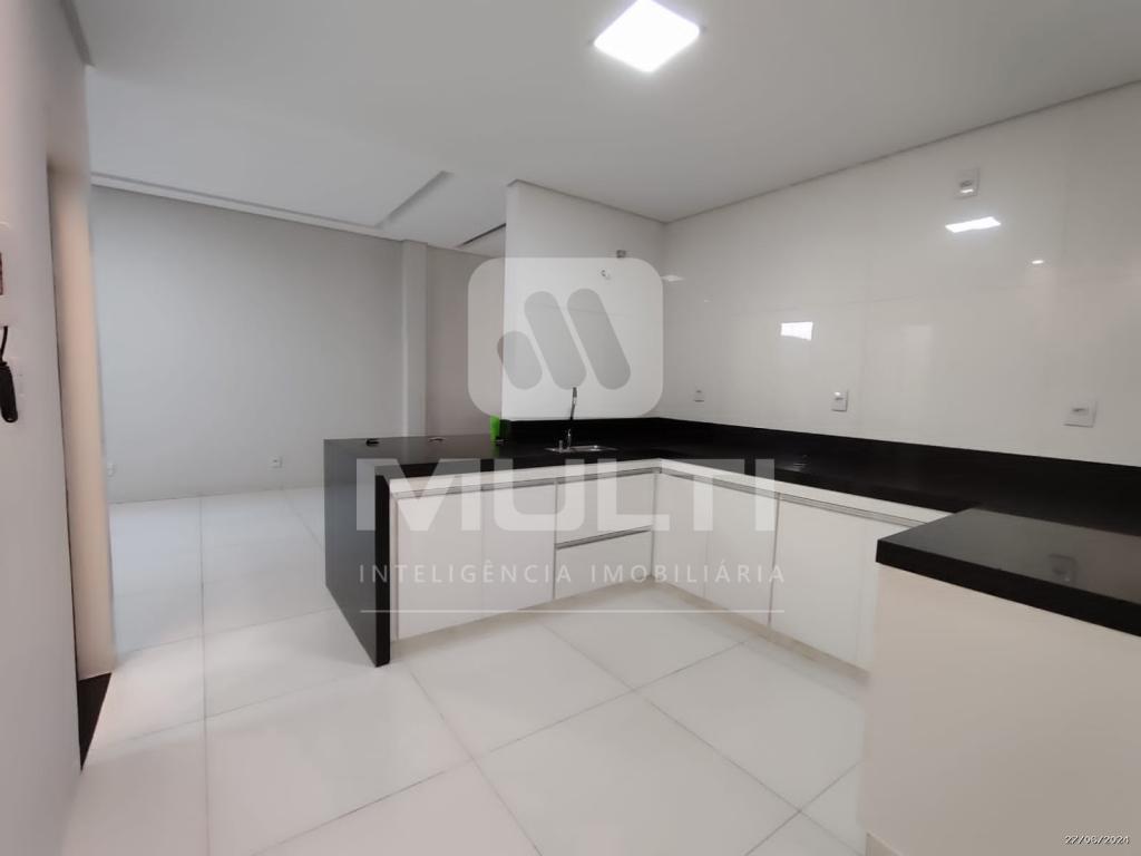 Casa à venda com 4 quartos, 190m² - Foto 15