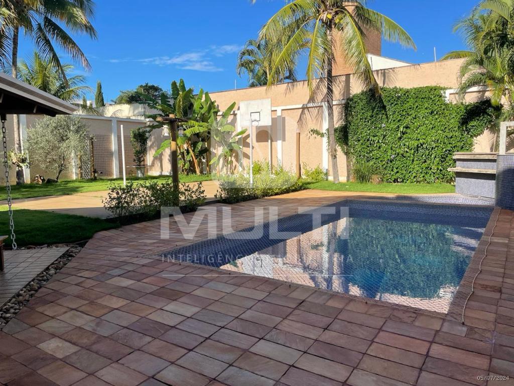 Casa à venda com 4 quartos, 600m² - Foto 3