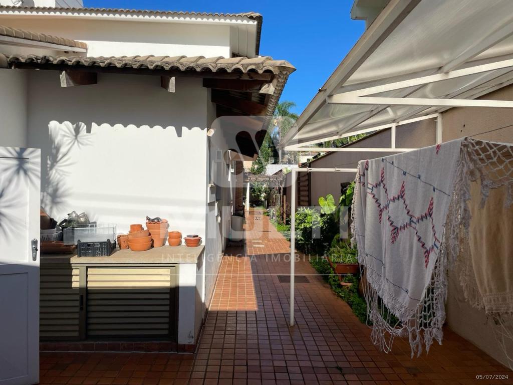 Casa à venda com 4 quartos, 600m² - Foto 6
