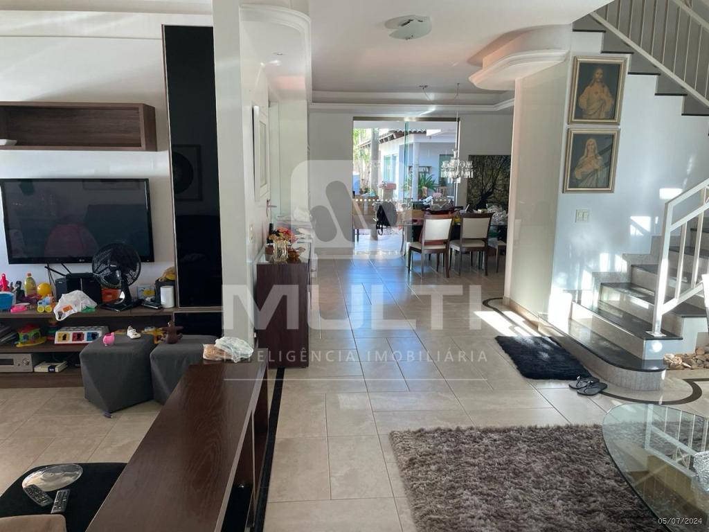 Casa à venda com 4 quartos, 600m² - Foto 10