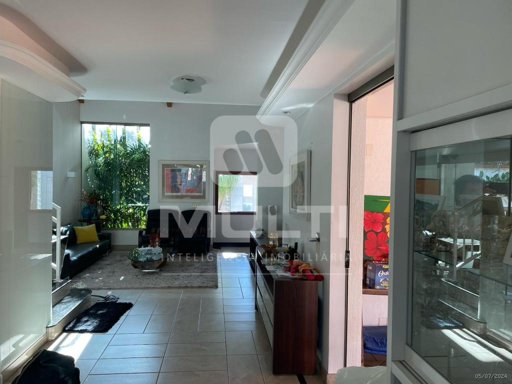 Casa à venda com 4 quartos, 600m² - Foto 17
