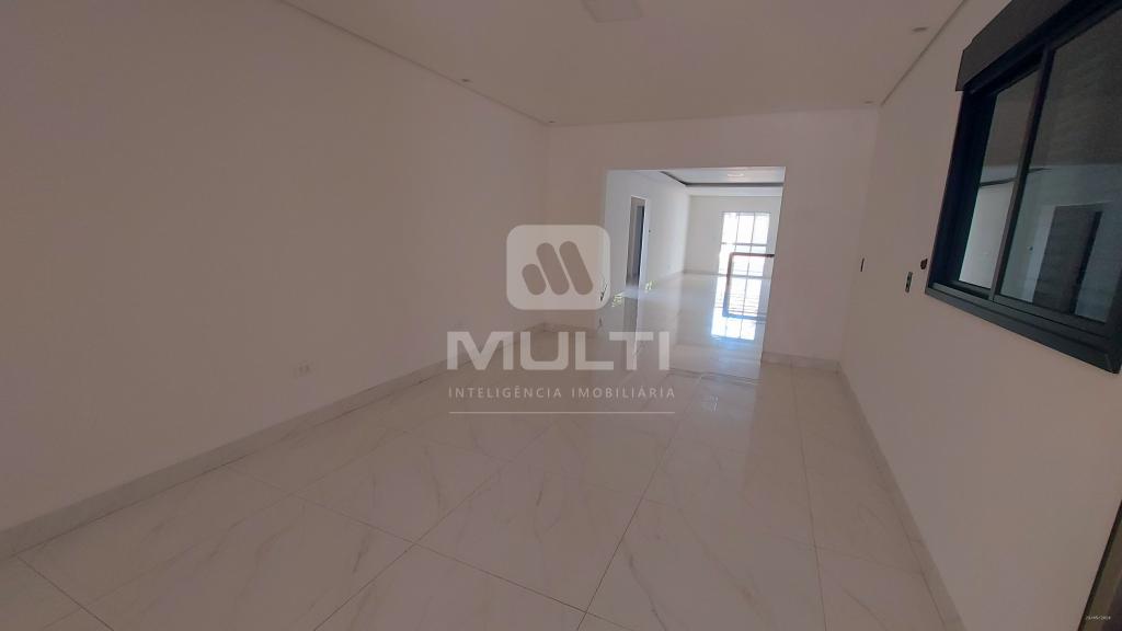 Casa, 3 quartos, 227 m² - Foto 2