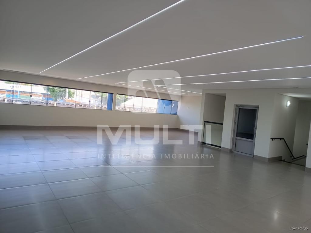 Conjunto Comercial-Sala à venda com 1 quarto, 222m² - Foto 1