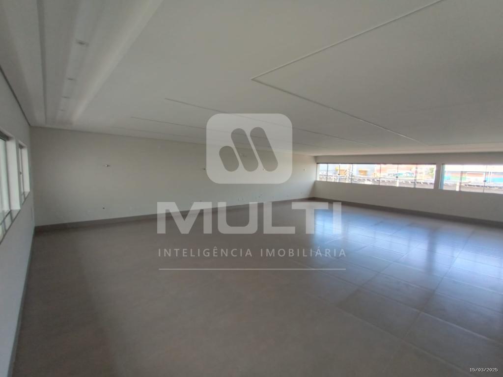 Conjunto Comercial-Sala à venda com 1 quarto, 222m² - Foto 2