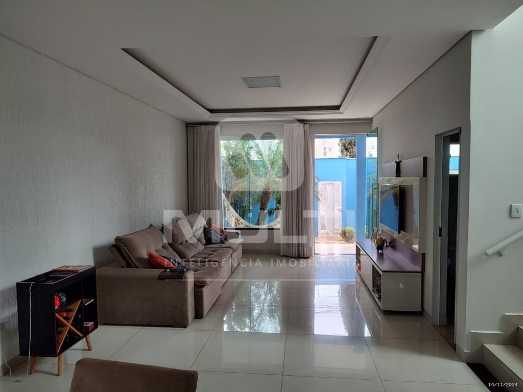 Casa, 3 quartos, 274 m² - Foto 2