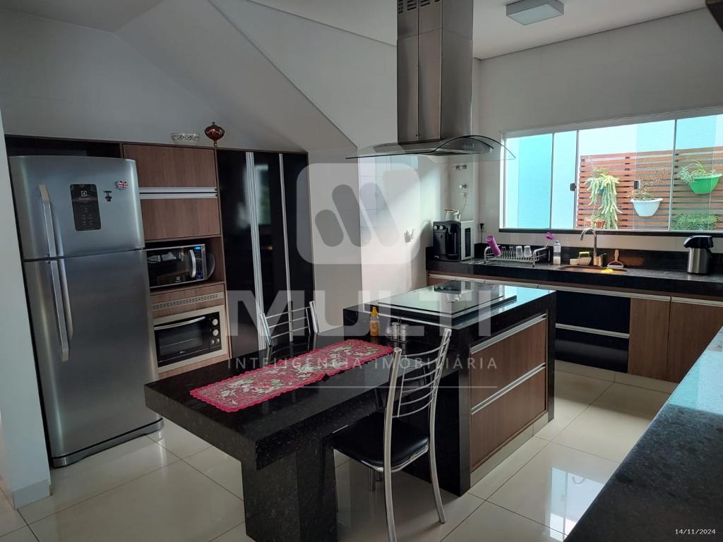 Casa, 3 quartos, 274 m² - Foto 32