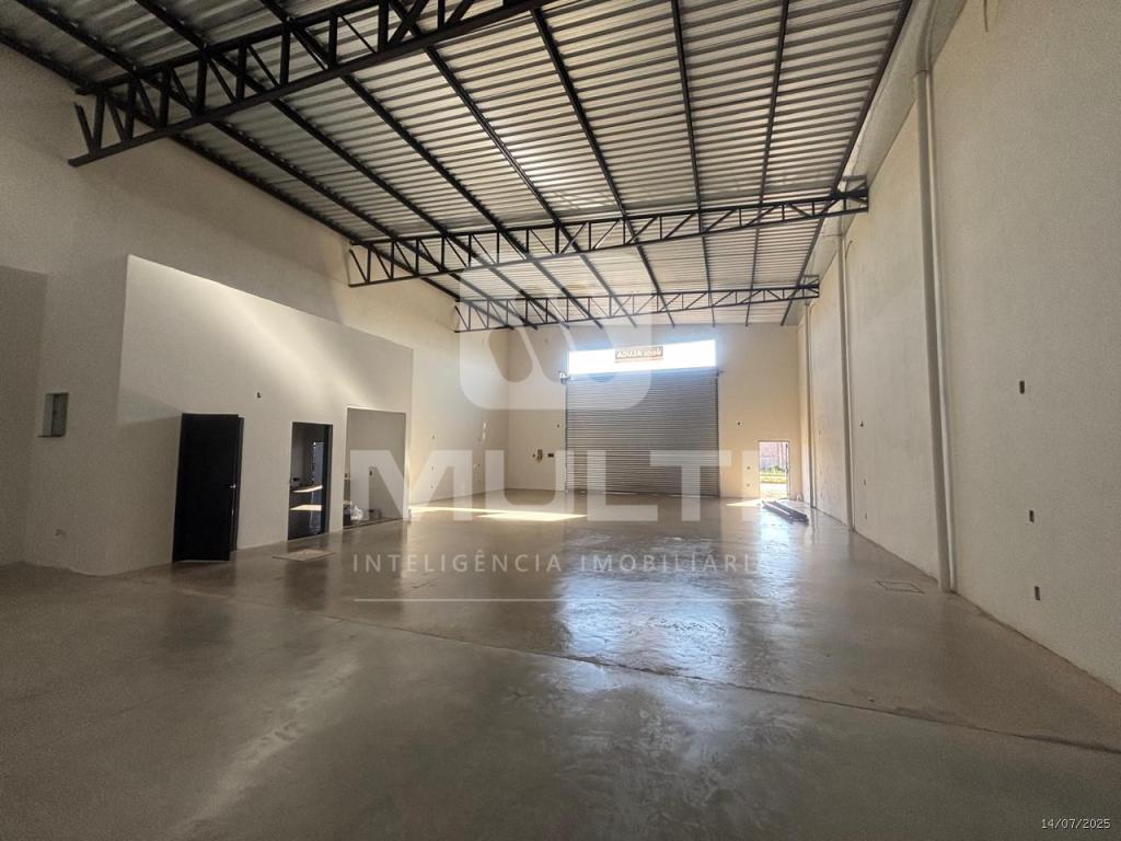 Casa à venda com 1 quarto, 235m² - Foto 1