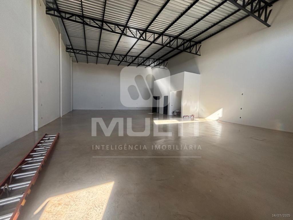 Casa à venda com 1 quarto, 235m² - Foto 2