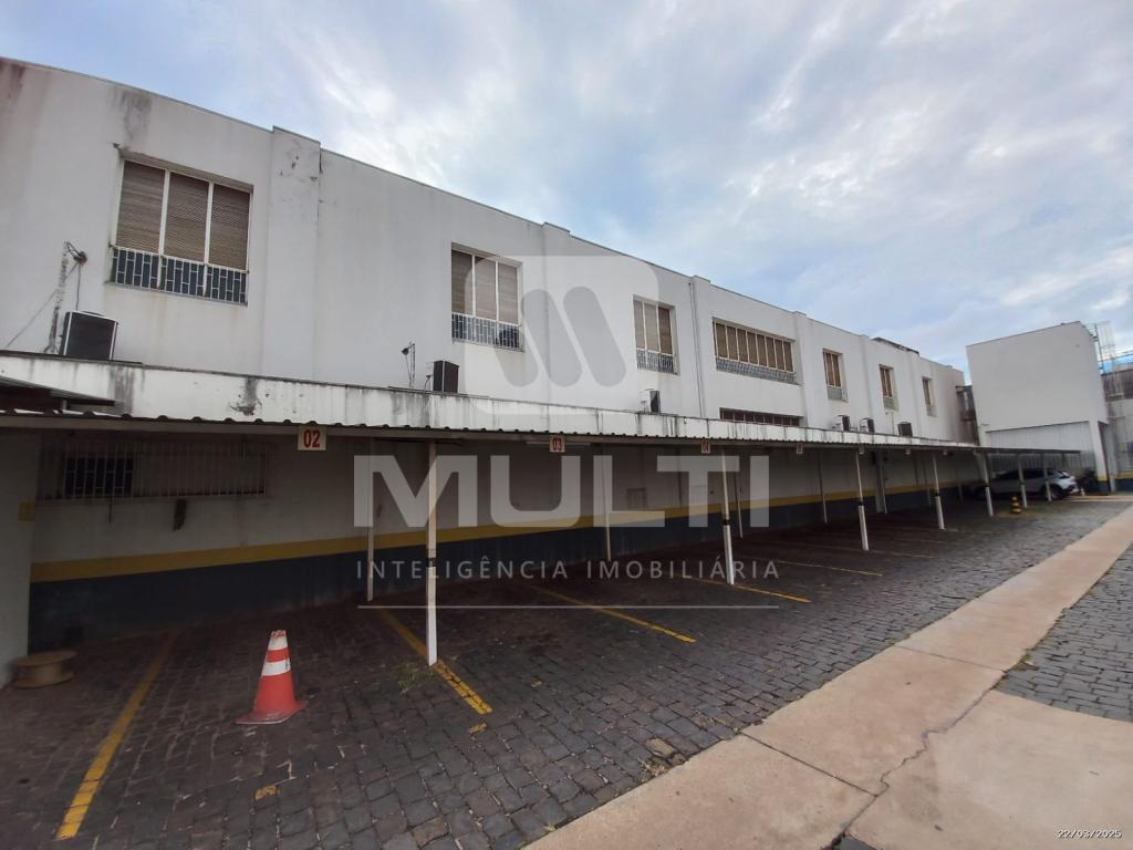 Loja-Salão, 9350 m² - Foto 1