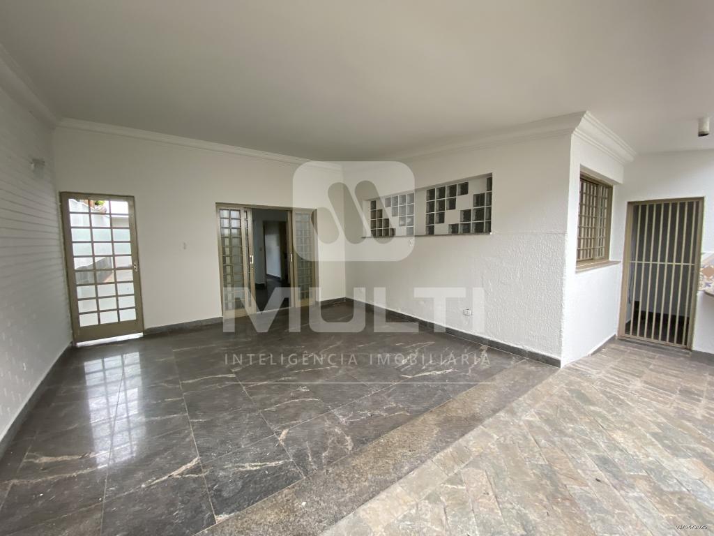 Casa, 3 quartos, 212 m² - Foto 1