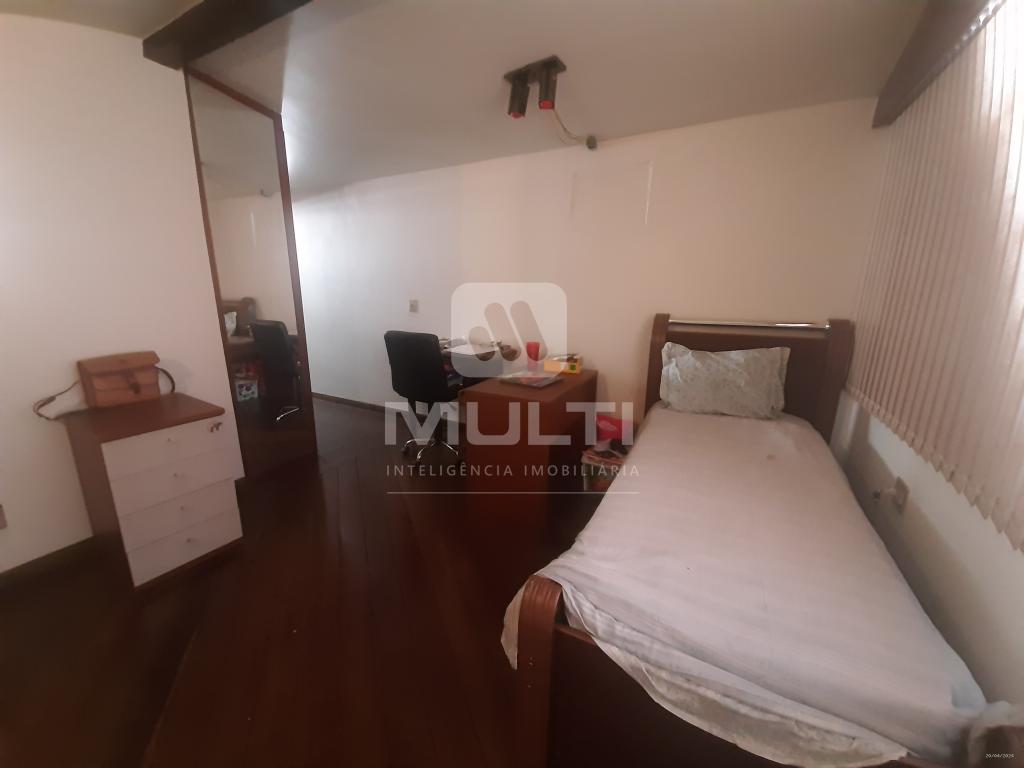 Casa à venda com 4 quartos, 324m² - Foto 16