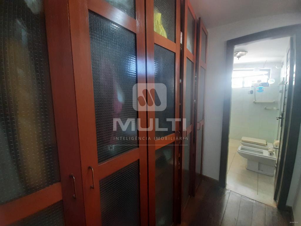 Casa à venda com 4 quartos, 324m² - Foto 17