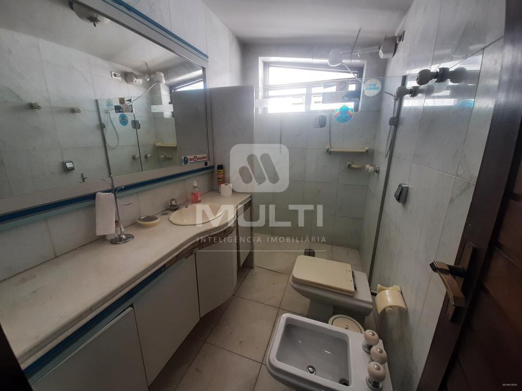 Casa à venda com 4 quartos, 324m² - Foto 18