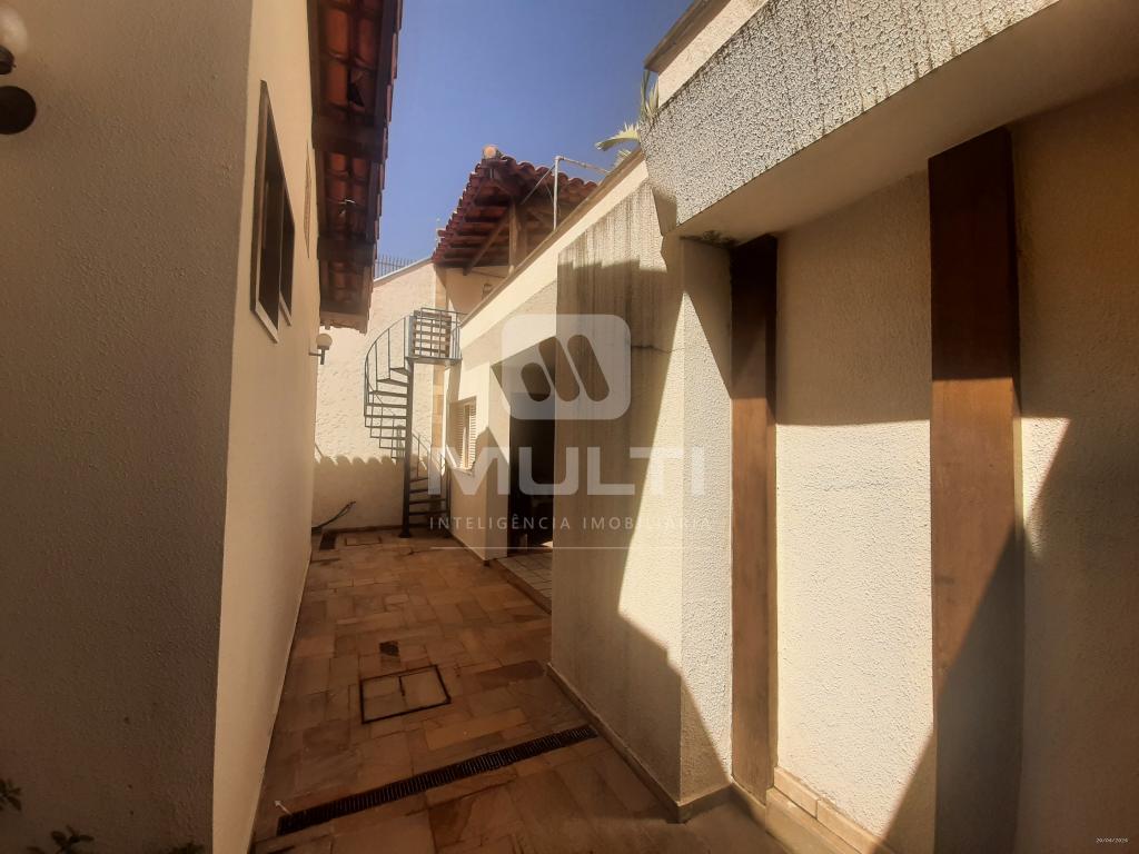 Casa à venda com 4 quartos, 324m² - Foto 32