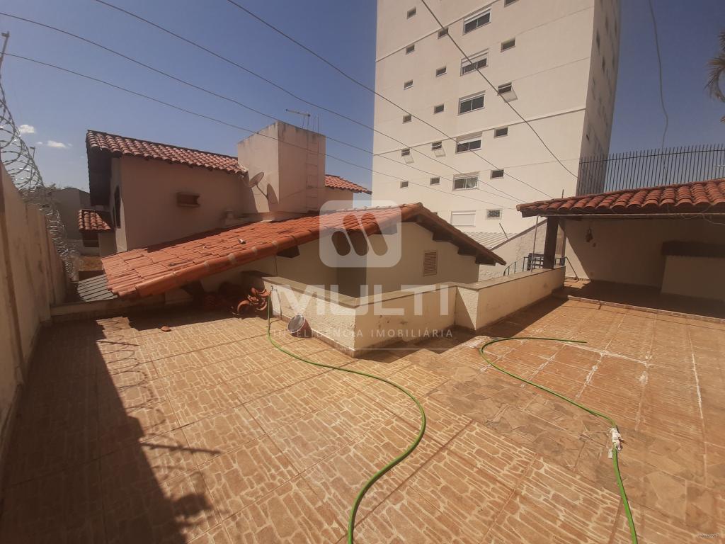 Casa à venda com 4 quartos, 324m² - Foto 39