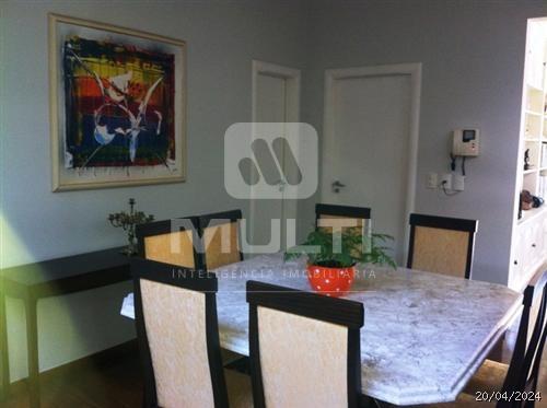 Casa à venda com 4 quartos, 620m² - Foto 11