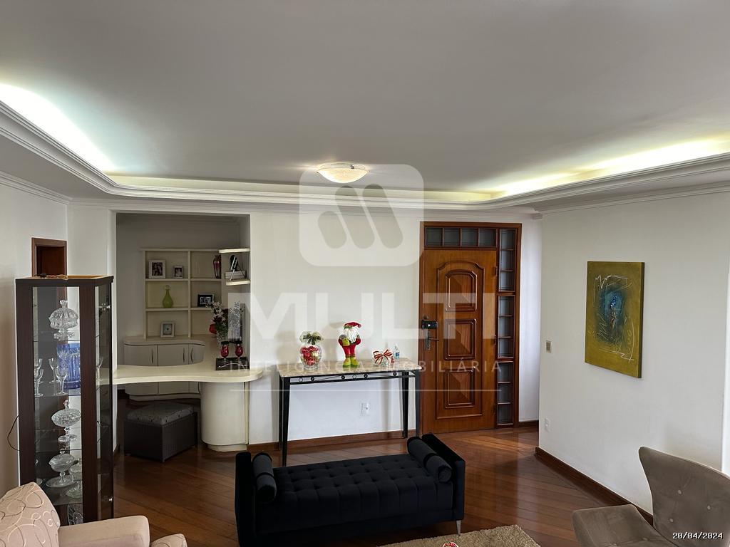 Apartamento à venda com 4 quartos, 180m² - Foto 2