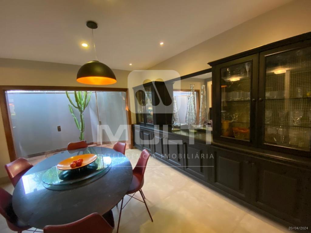 Casa à venda com 3 quartos, 554m² - Foto 7