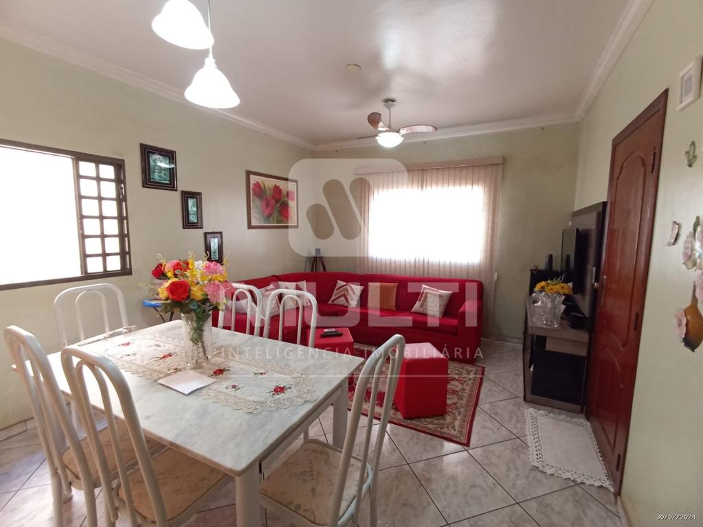 Casa à venda com 3 quartos, 123m² - Foto 2