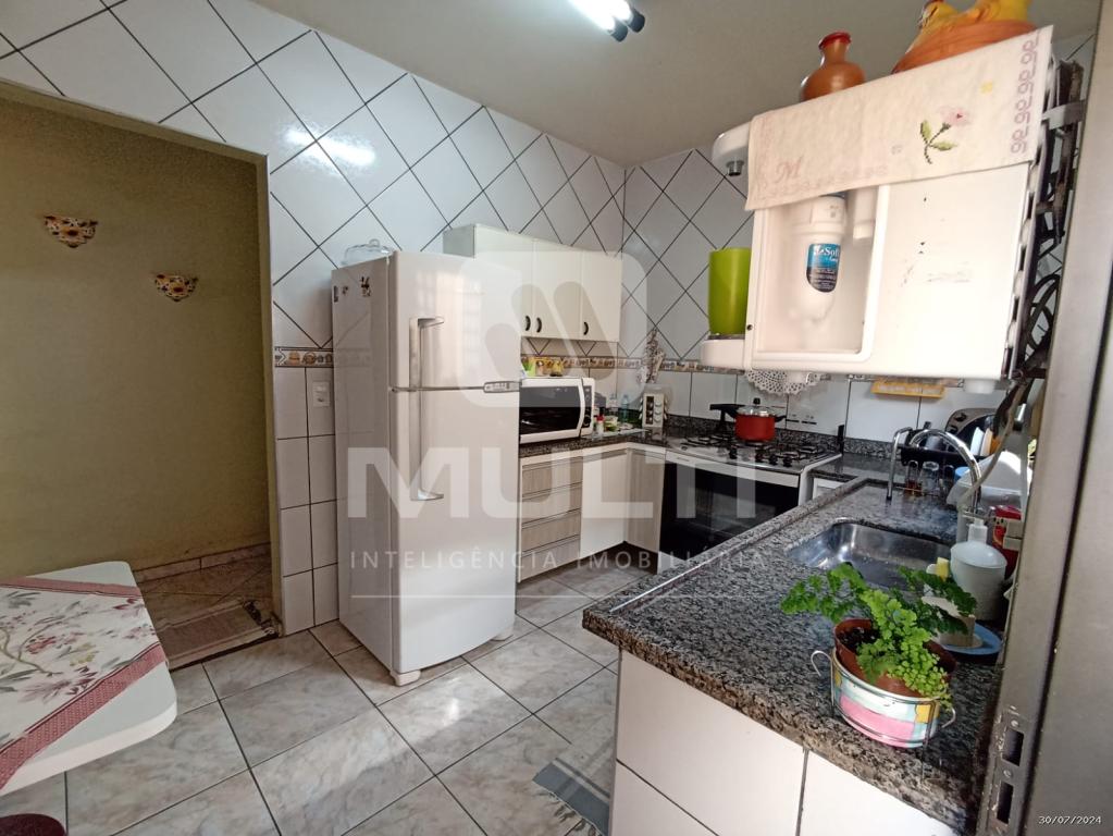 Casa à venda com 3 quartos, 123m² - Foto 3