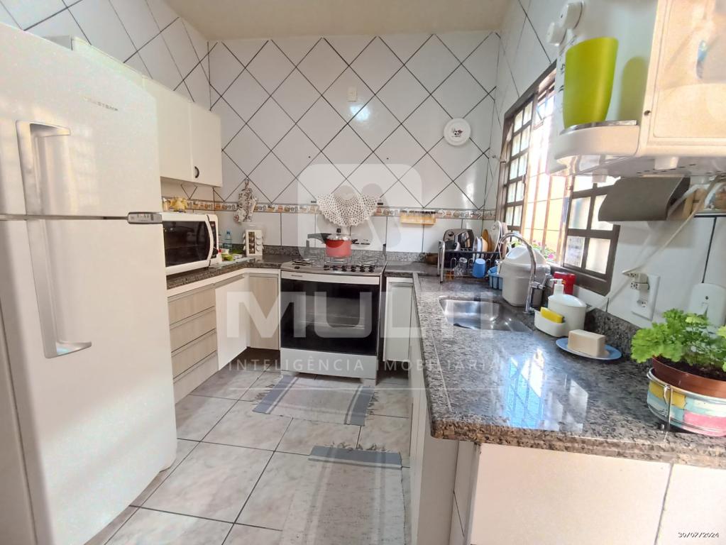 Casa à venda com 3 quartos, 123m² - Foto 4