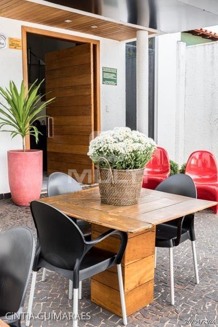 Prédio Inteiro à venda com 1 quarto, 191m² - Foto 9