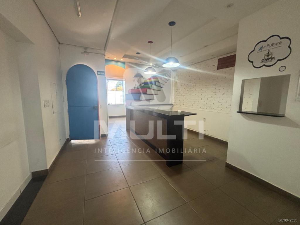 Casa à venda com 4 quartos, 356m² - Foto 4