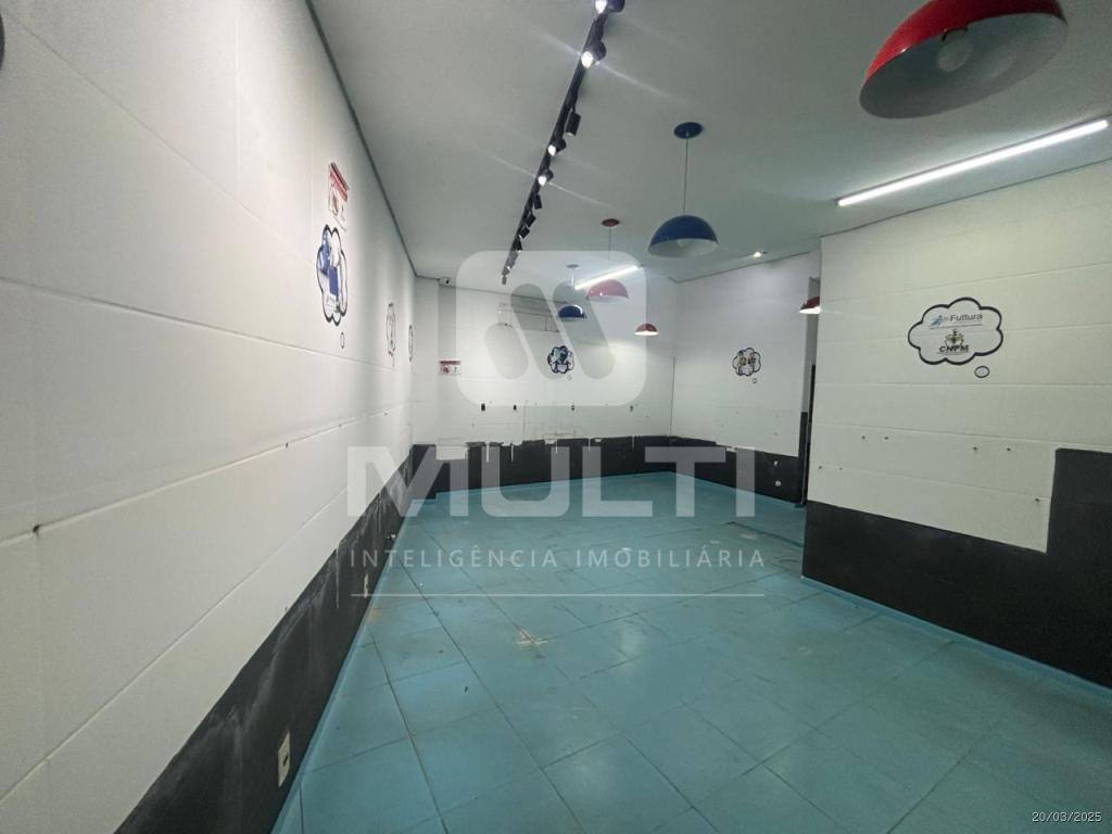 Casa à venda com 4 quartos, 356m² - Foto 8
