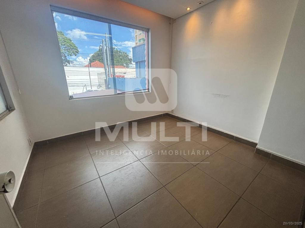 Casa à venda com 4 quartos, 356m² - Foto 9