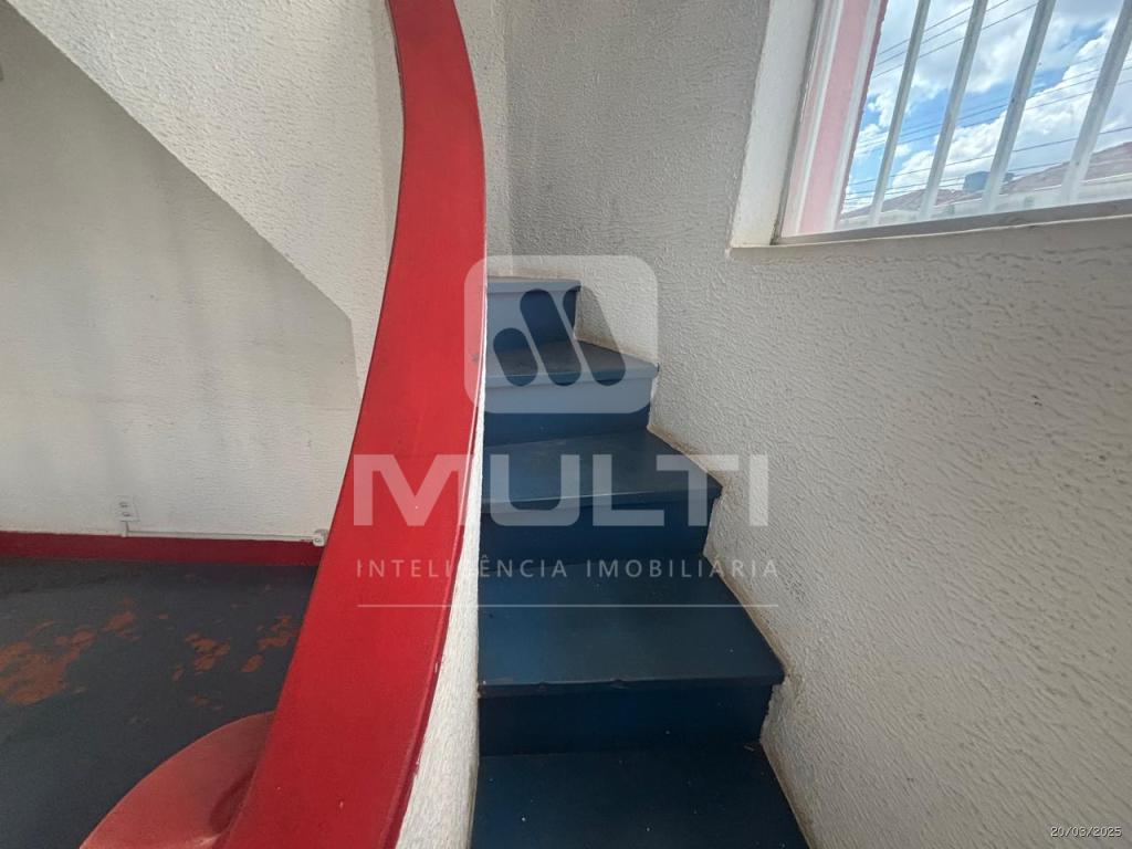Casa à venda com 4 quartos, 356m² - Foto 16