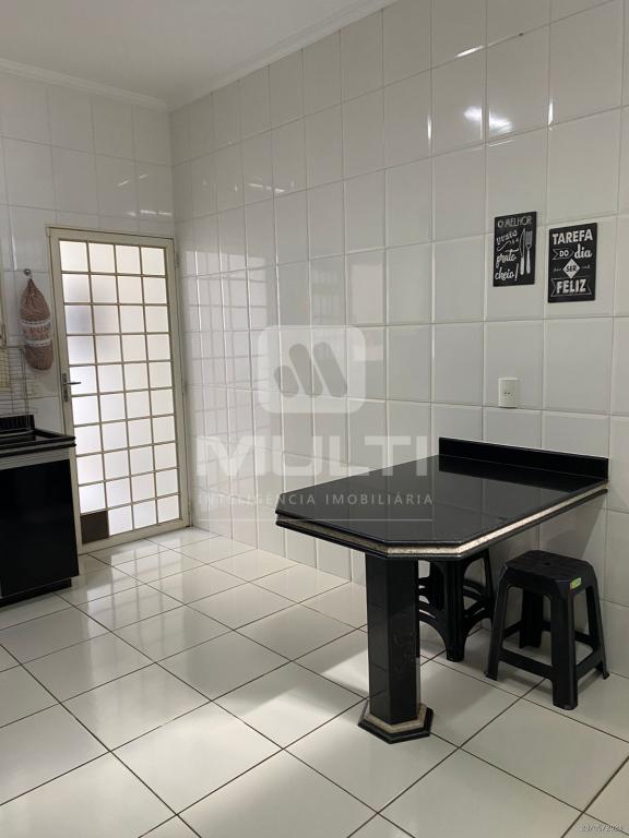 Casa à venda com 3 quartos, 190m² - Foto 7