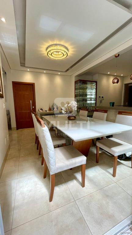 Casa, 3 quartos, 220 m² - Foto 1