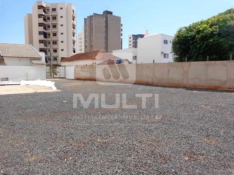 Loteamento e Condomínio à venda com 1 quarto, 704m² - Foto 1