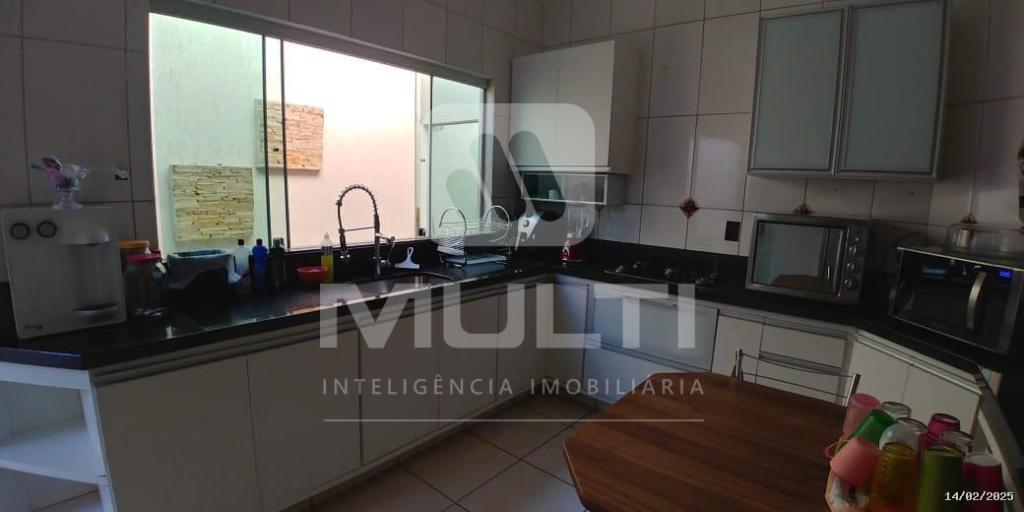 Casa à venda com 4 quartos, 330m² - Foto 5