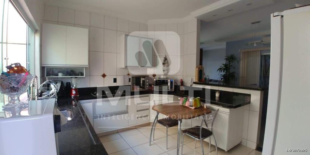 Casa à venda com 4 quartos, 330m² - Foto 6
