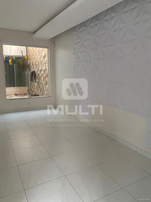 Casa à venda com 3 quartos, 320m² - Foto 1