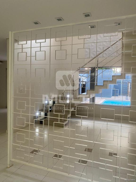 Casa à venda com 3 quartos, 320m² - Foto 4