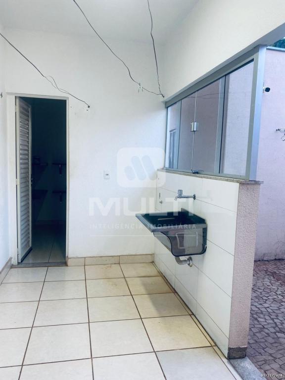 Casa à venda com 3 quartos, 320m² - Foto 7