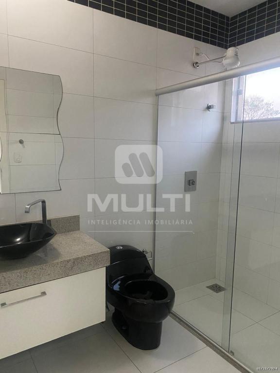 Casa à venda com 3 quartos, 320m² - Foto 16